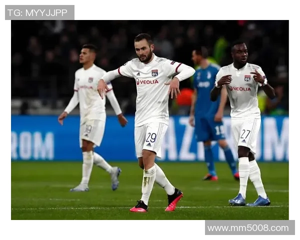 周日035法甲昂热对朗斯比赛分析及比分预测展望